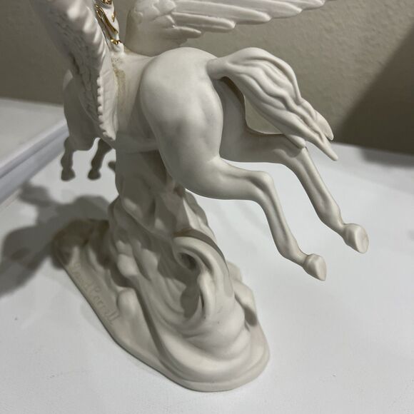 David Cornell Pegasus Figurine The Herald Of Love 1985 White Fine Porcelain - Picture 9 of 11